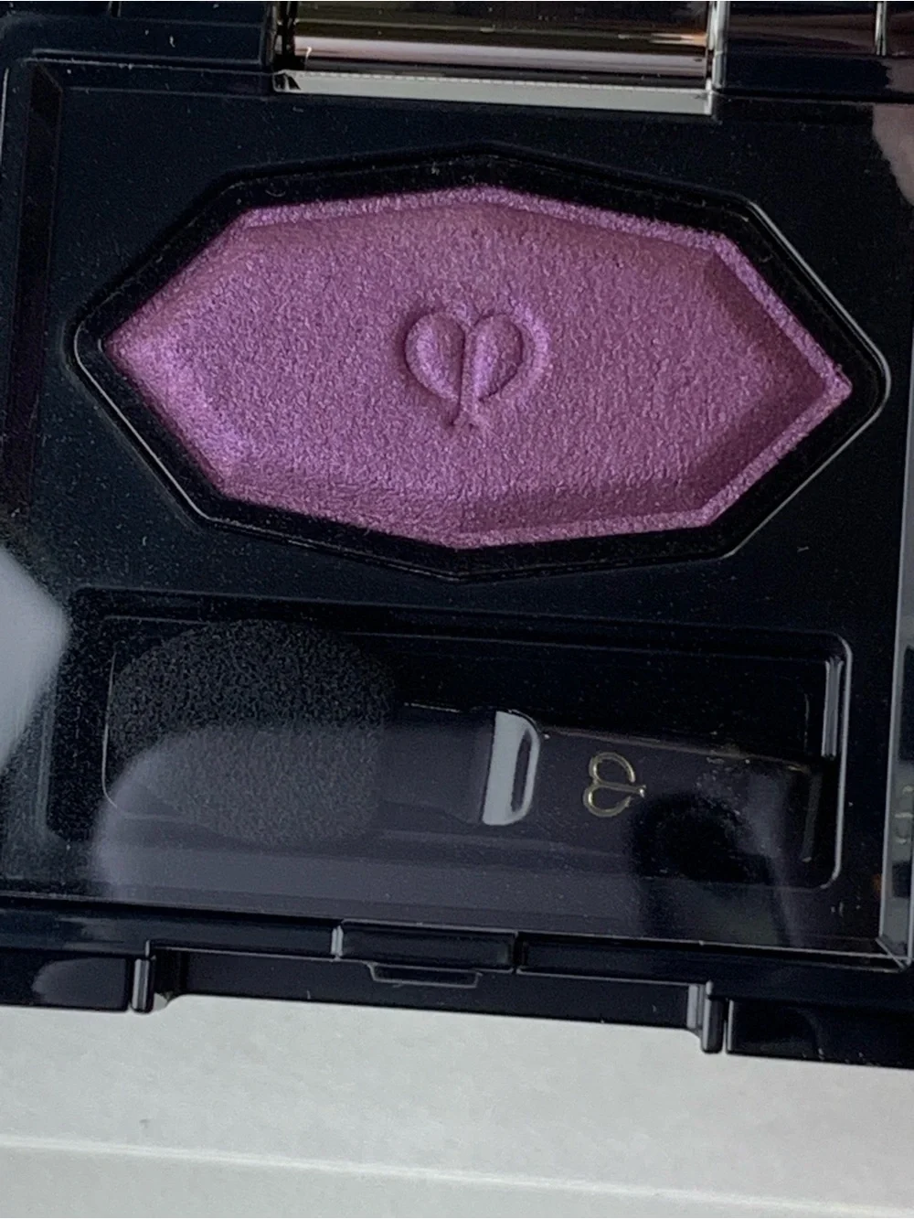 Clé de Peau Beauté Powder Eye Color Solo Purple Shimmer NEW